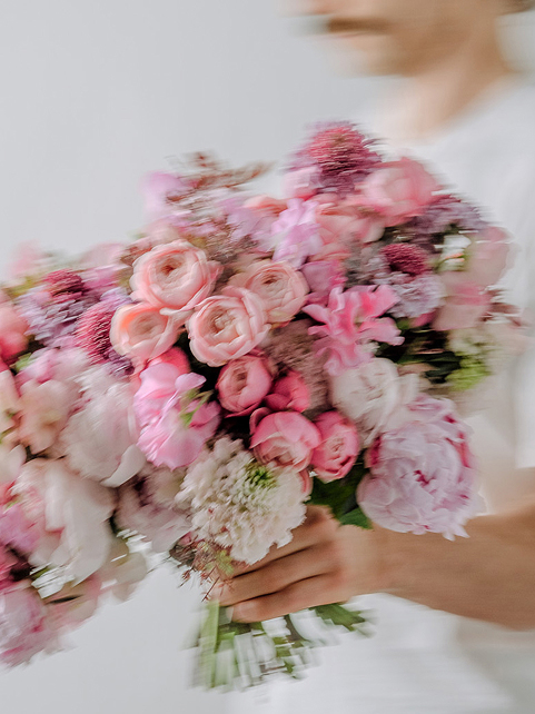 Limited-edition Sweet Pea bouquet by Blooming Haus – Flower of the Year 2026