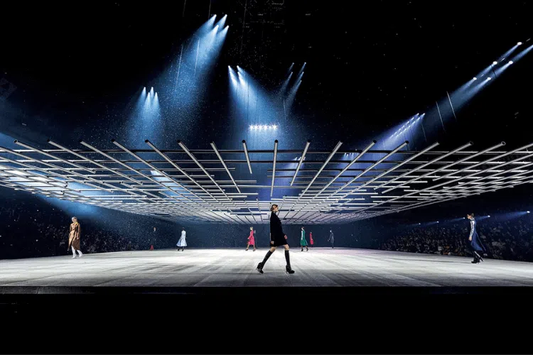 Bureau betak dior show