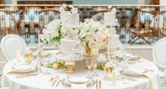 Winter Weddings: What Flowers Are In Season?