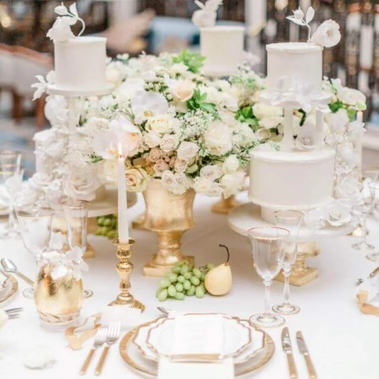 Real flowers complement sugar flowers