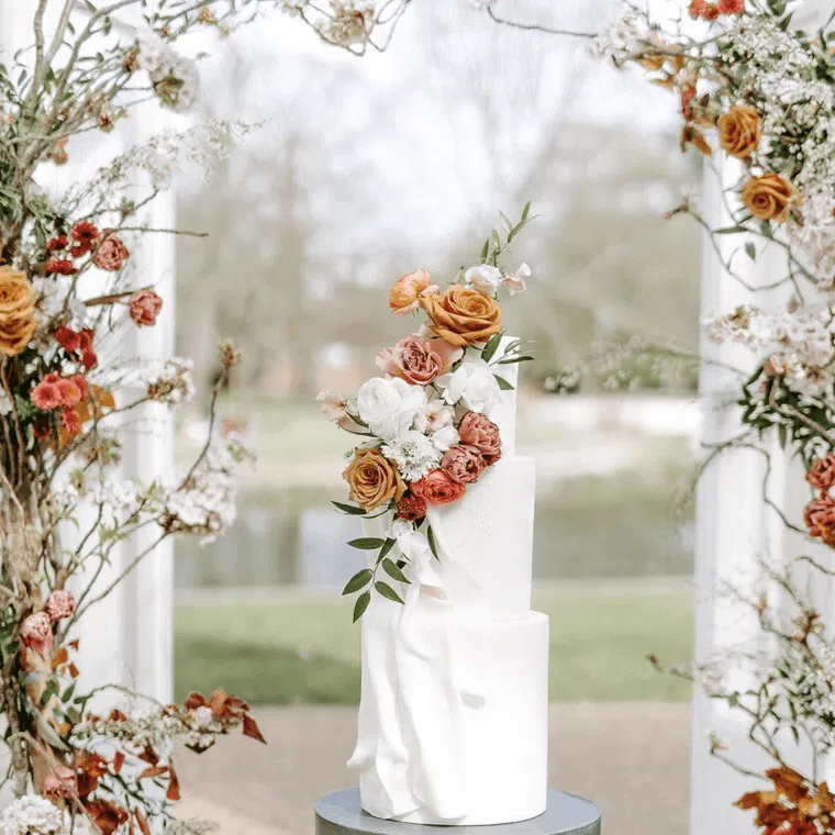 Flowers enhance cake installations